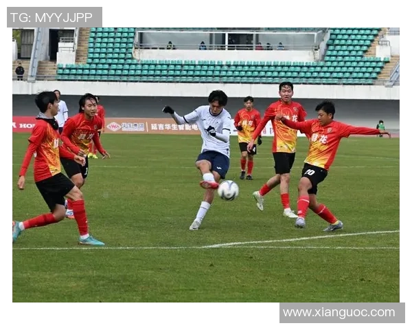 广州足球队中路突破战术解析与应用探讨 广州足球队中路突破战术解析与应用探讨