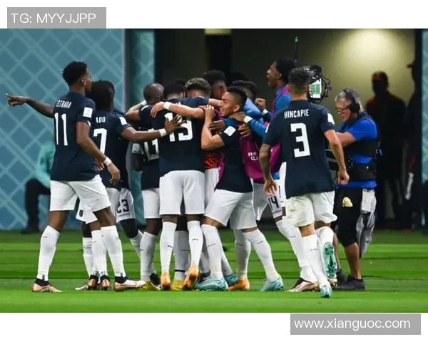 华伦西亚与里尔激战成和比分揭晓精彩对决引发球迷热议 华伦西亚与里尔激战成和比分揭晓精彩对决引发球迷热议