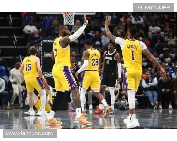 湖人大战篮网精彩直播回顾与赛后分析全方位解读比赛亮点与球员表现