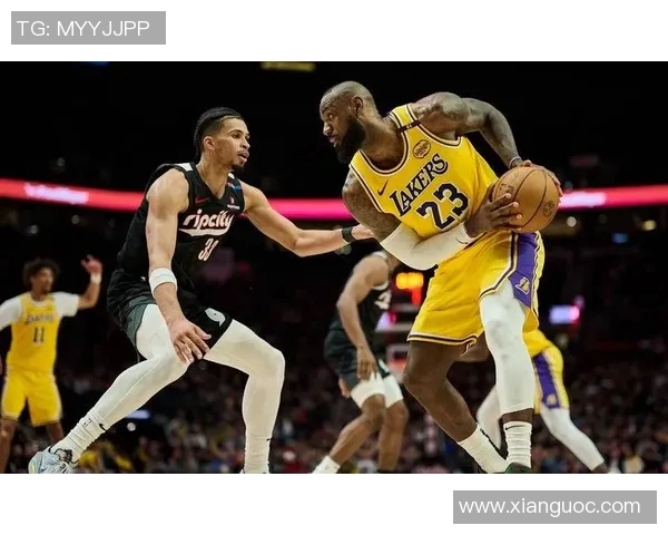 火箭与湖人2008年季后赛对决回顾：经典战役的激情与荣耀