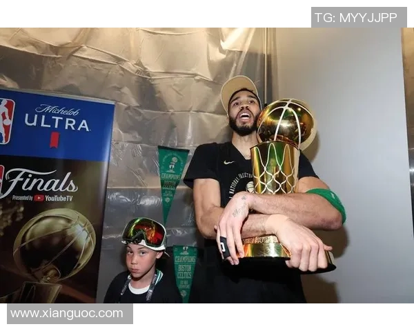 达米安利拉德的传奇之路：从新秀到NBA超级巨星的蜕变与坚持