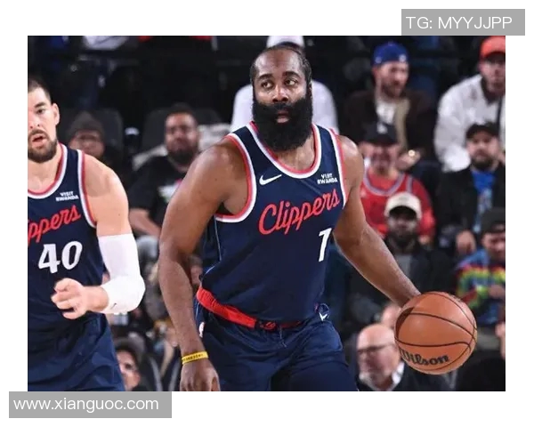 哈登在对阵雷霆的比赛中狂砍43分展现绝佳状态