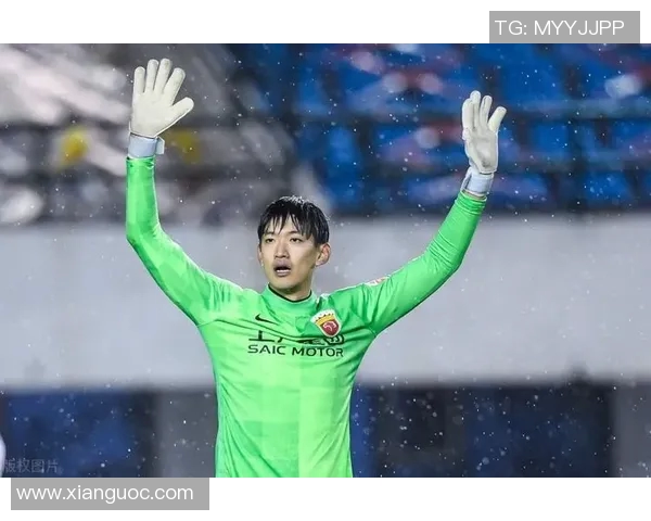 颜骏凌与曾诚对决解析谁将成为中国足球守门员的未来之星