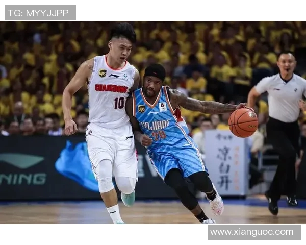 广东与新疆总决赛现场激情四溢球迷热情助阵巅峰对决