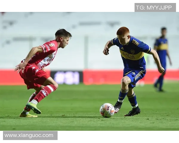 班菲尔德与圣菲的精彩对决揭示足球战术与团队精神的完美结合